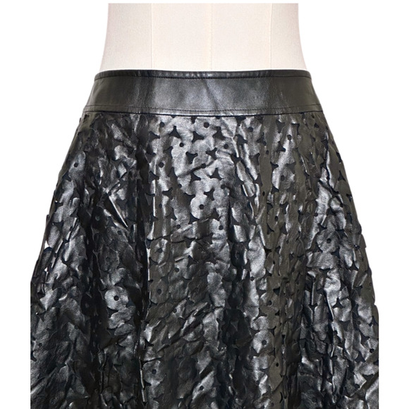 1. State NWT Black Faux Leather Floral Laser Cut A Line Mini Skirt Size Large - Picture 2 of 6